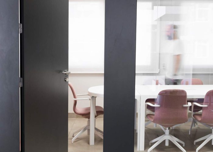 Cómo elegir una empresa especializada en puertas para tu vivienda o negocio